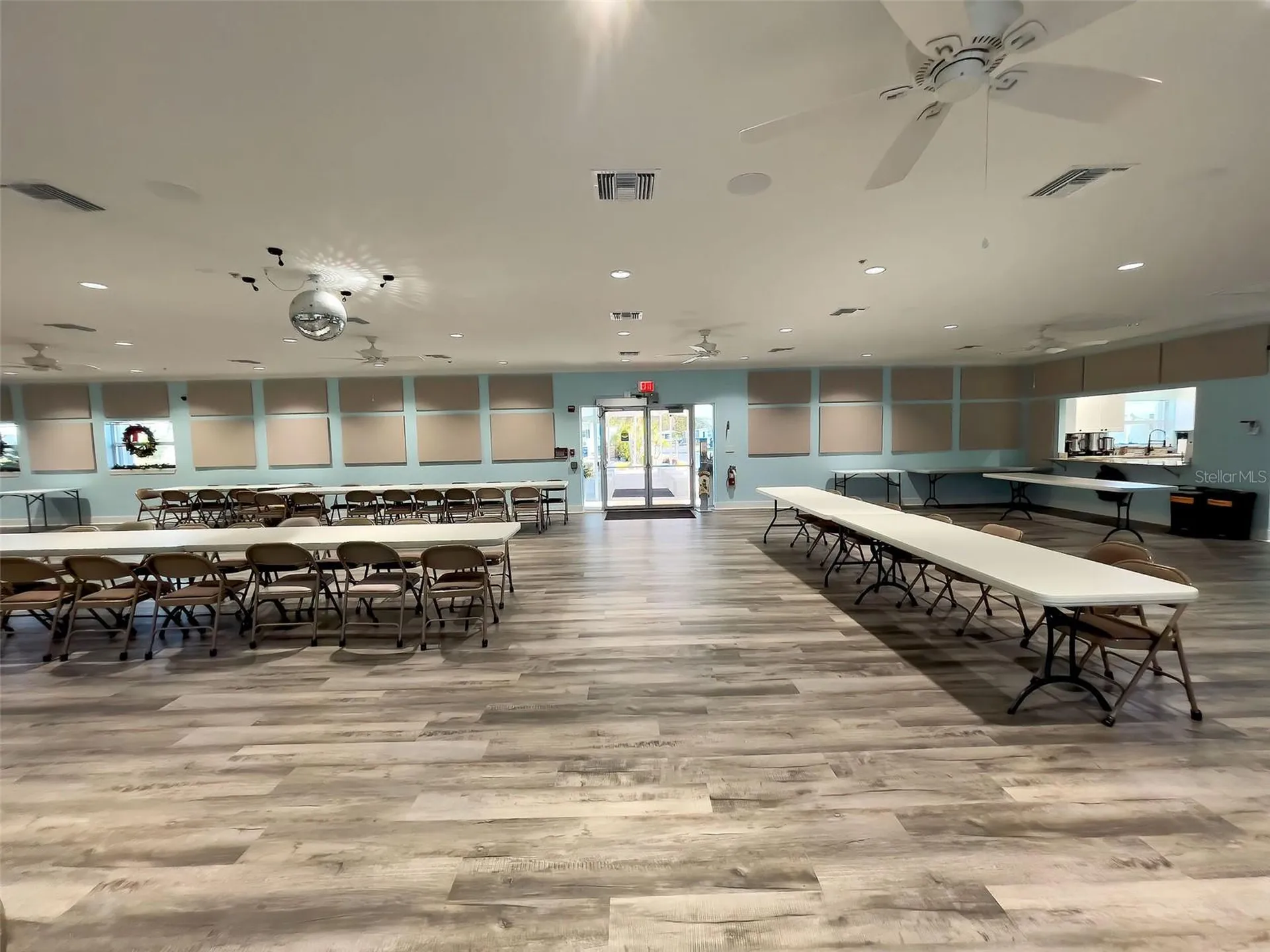 16 N Botany Bay Circle Englewood FL 34223