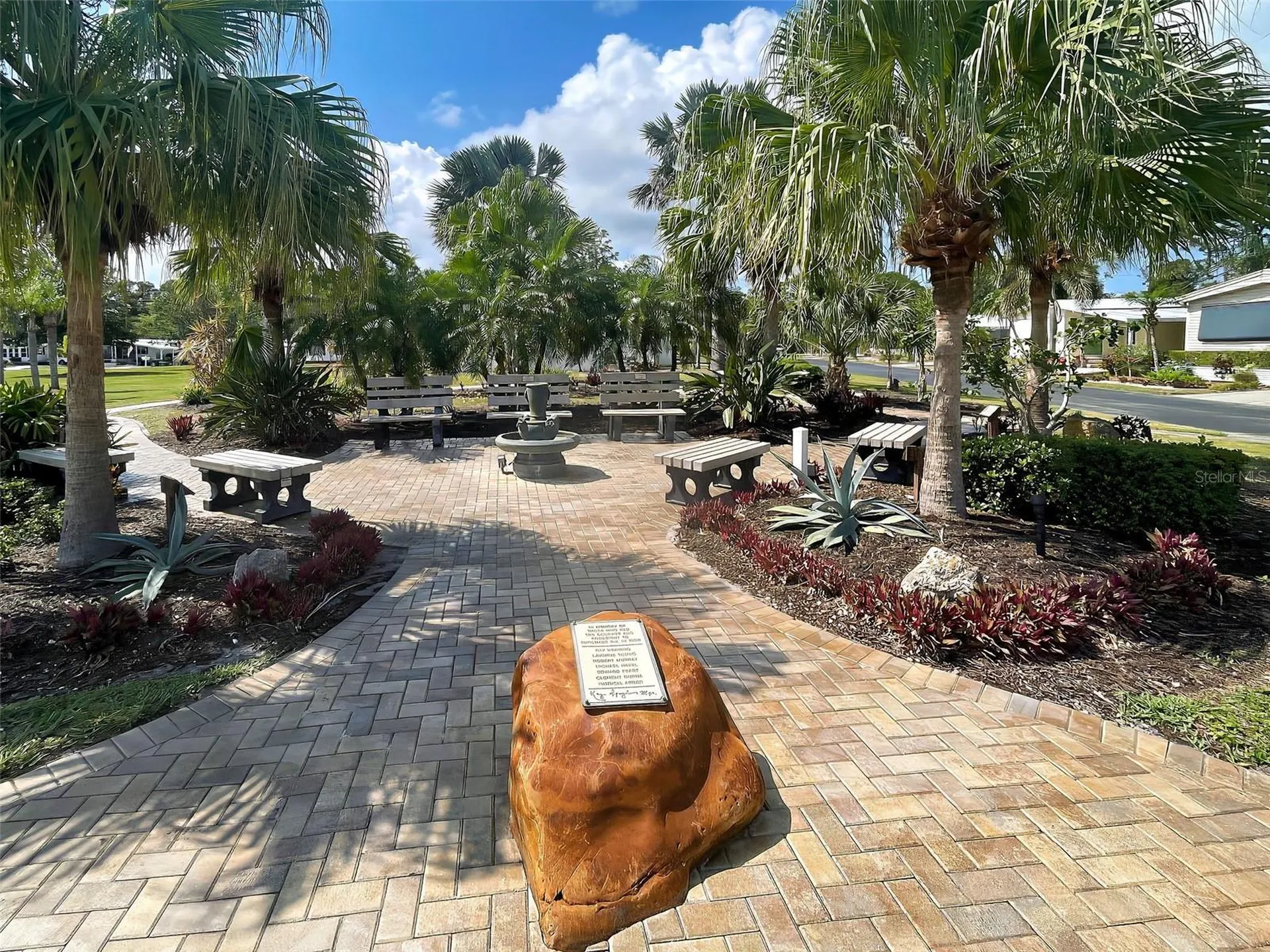 16 N Botany Bay Circle Englewood FL 34223