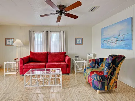 16 N Botany Bay Circle Englewood FL 34223
