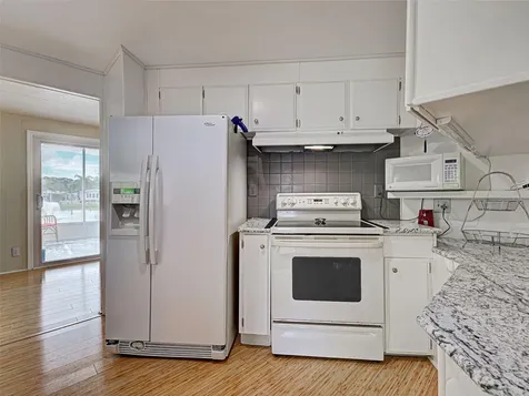 16 N Botany Bay Circle Englewood FL 34223