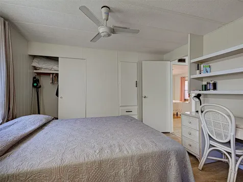 16 N Botany Bay Circle Englewood FL 34223