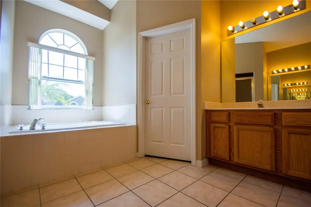 1074 Corvina Drive Davenport FL 33897