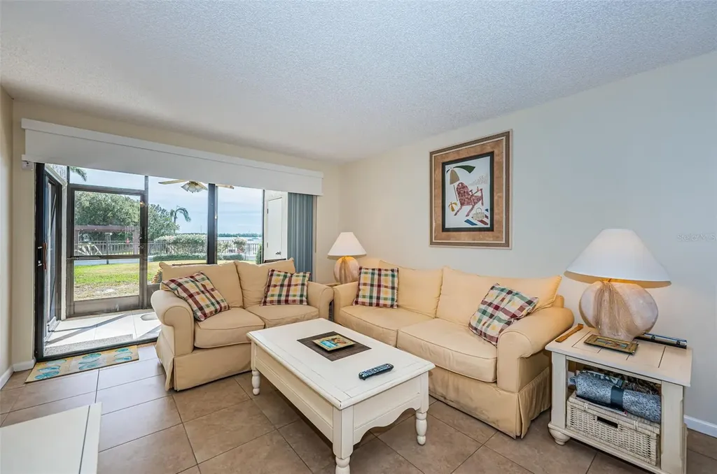 6287 Bahia Del Mar Circle St Petersburg FL 33715