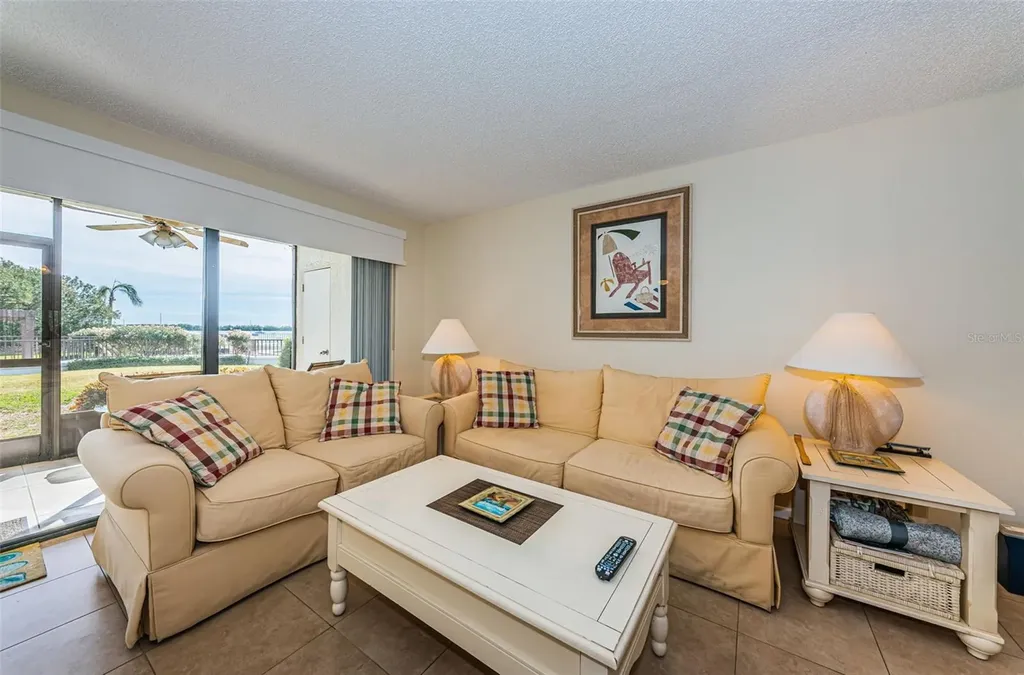 6287 Bahia Del Mar Circle St Petersburg FL 33715