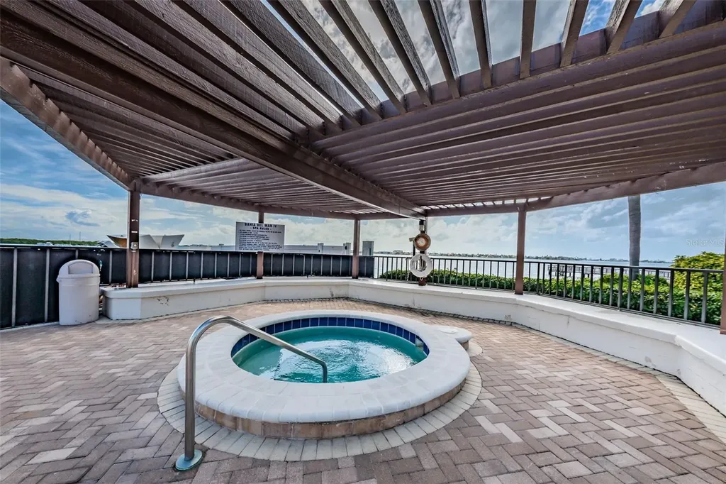 6287 Bahia Del Mar Circle St Petersburg FL 33715