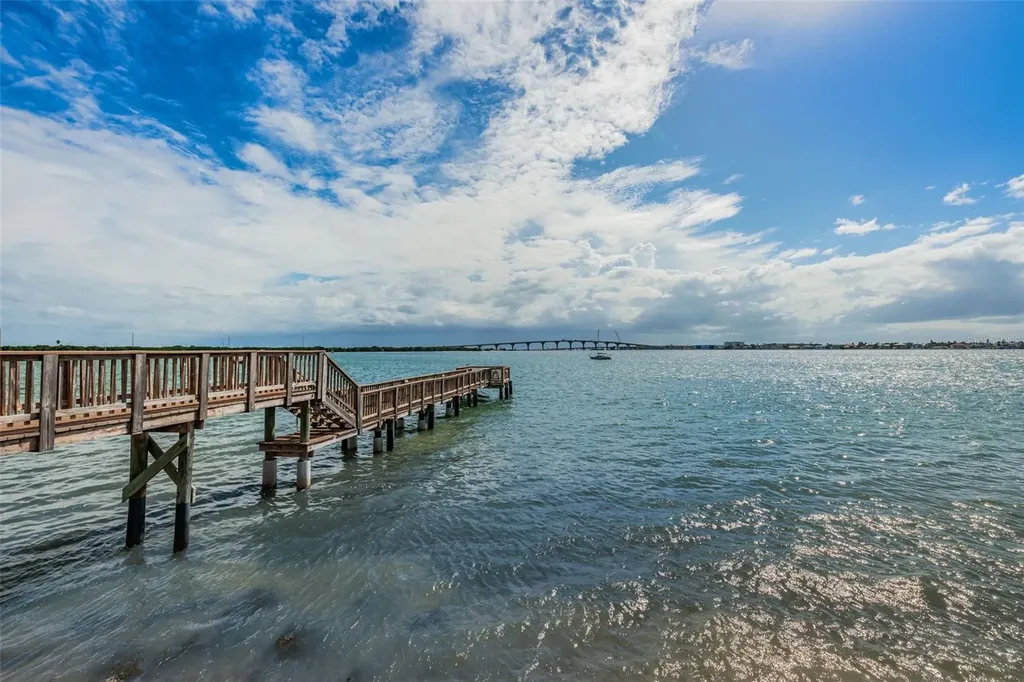 6287 Bahia Del Mar Circle St Petersburg FL 33715