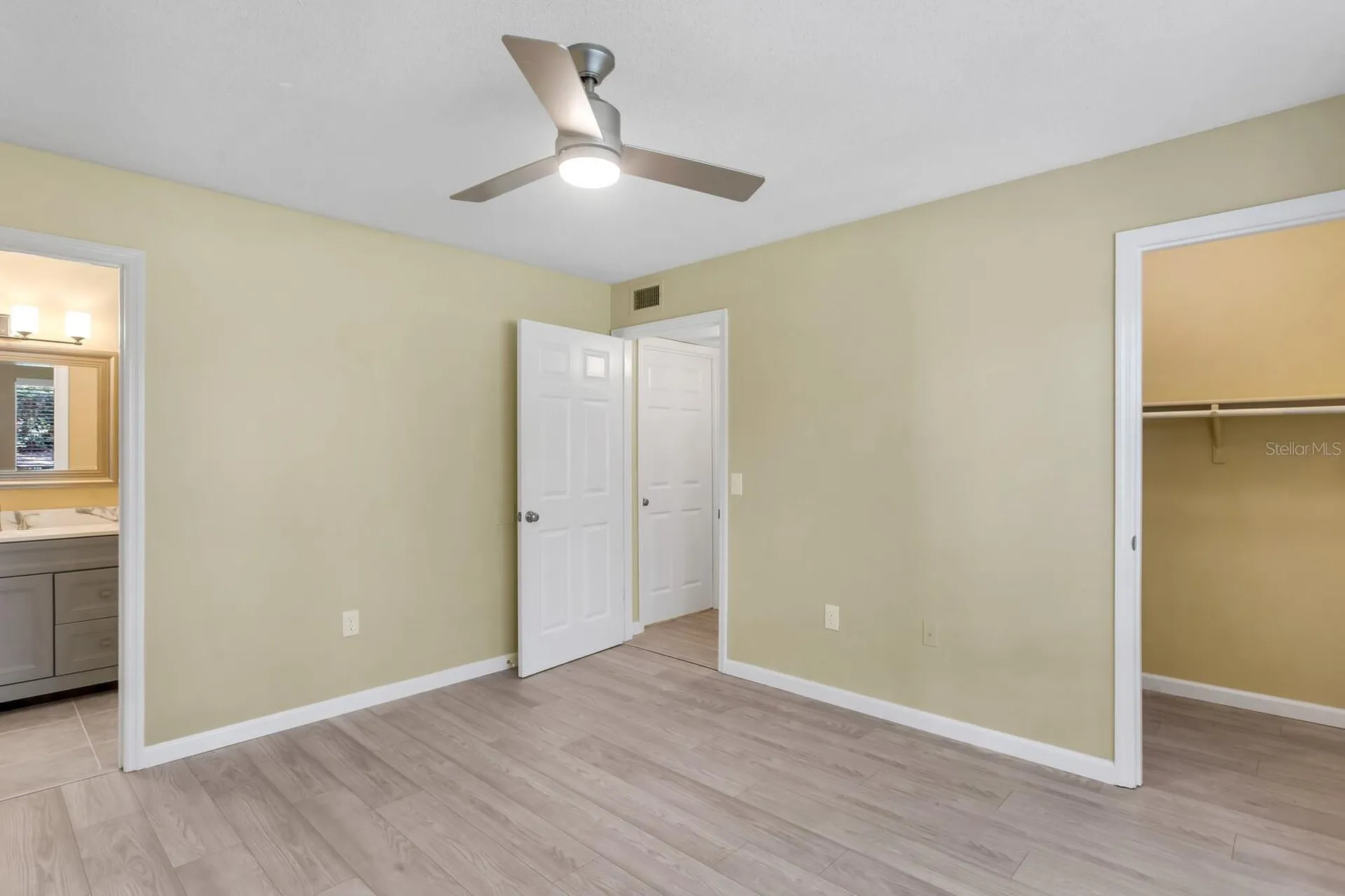 9481 Highland Oak Drive Tampa FL 33647