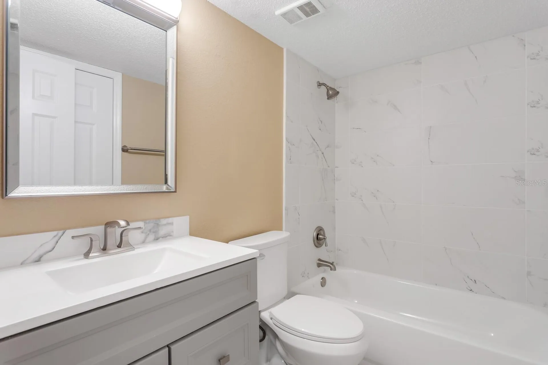 9481 Highland Oak Drive Tampa FL 33647