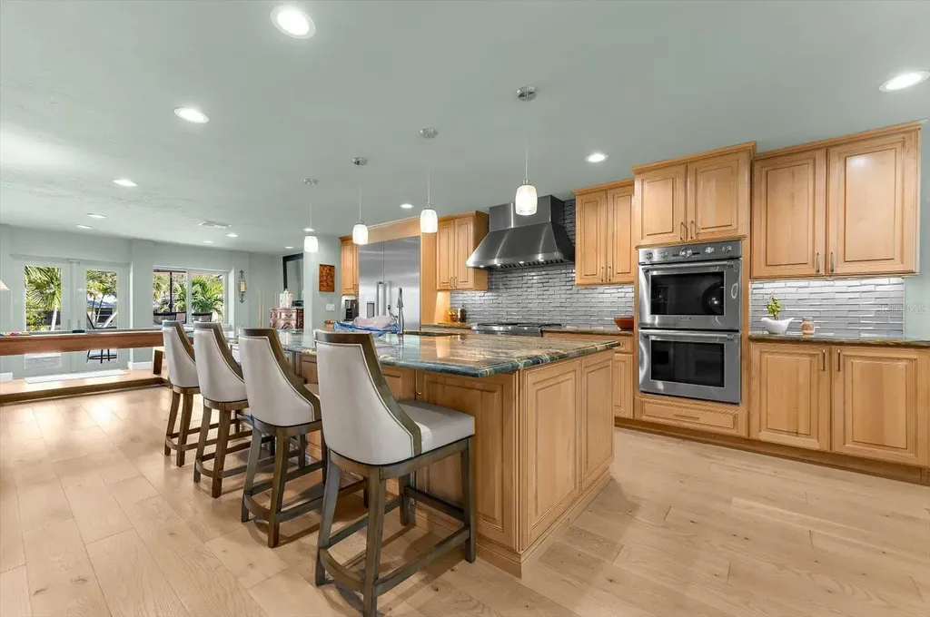 4817 Ocean Boulevard Sarasota FL 34242