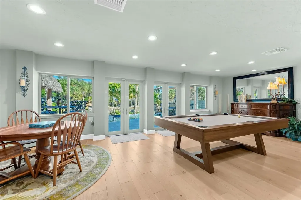 4817 Ocean Boulevard Sarasota FL 34242