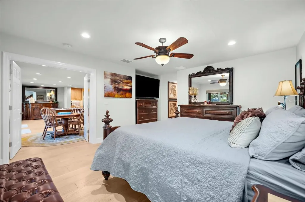 4817 Ocean Boulevard Sarasota FL 34242
