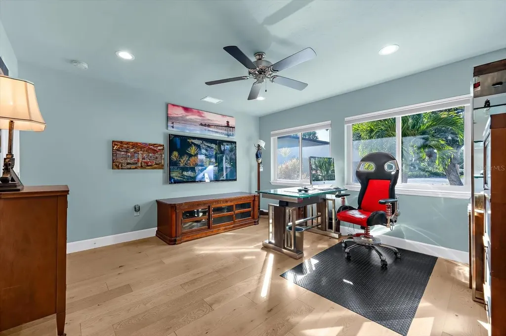 4817 Ocean Boulevard Sarasota FL 34242