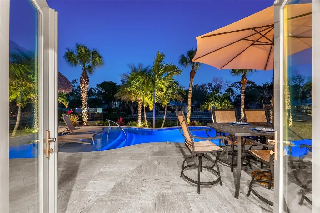 4817 Ocean Boulevard Sarasota FL 34242
