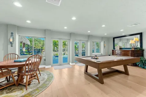 4817 Ocean Boulevard Sarasota FL 34242