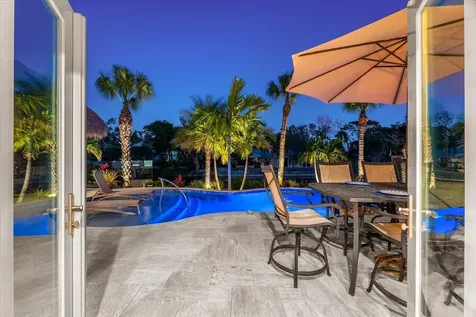 4817 Ocean Boulevard Sarasota FL 34242