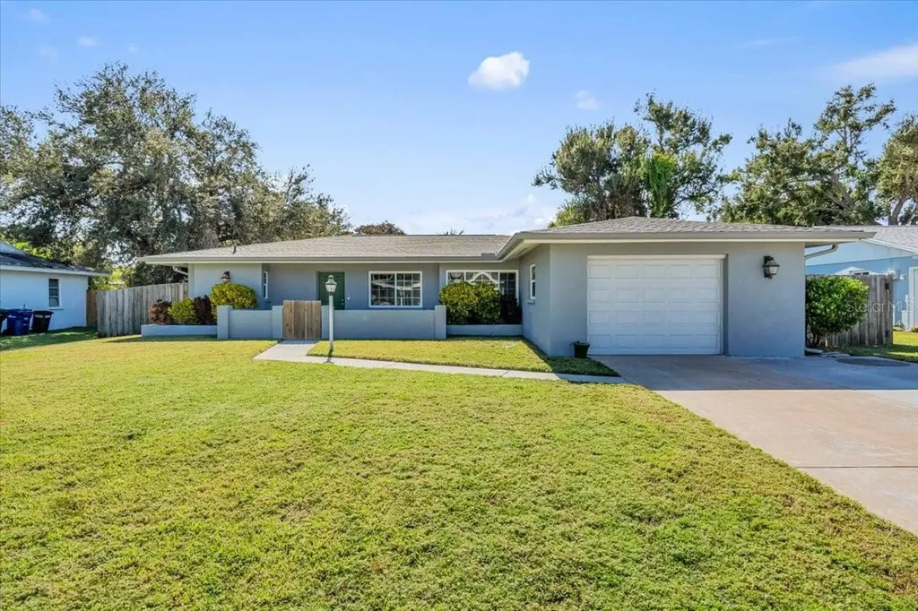 3374 Bougainvillea Street Sarasota FL 34239