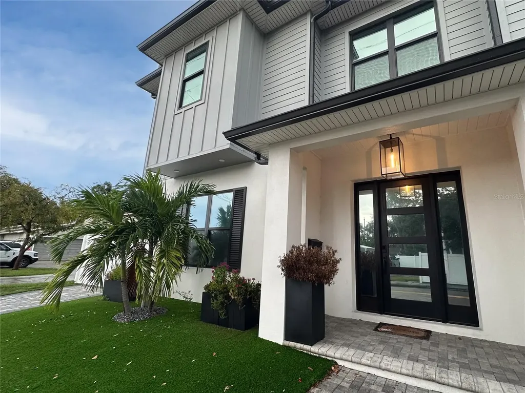 2351 W Mississippi Avenue Tampa FL 33629