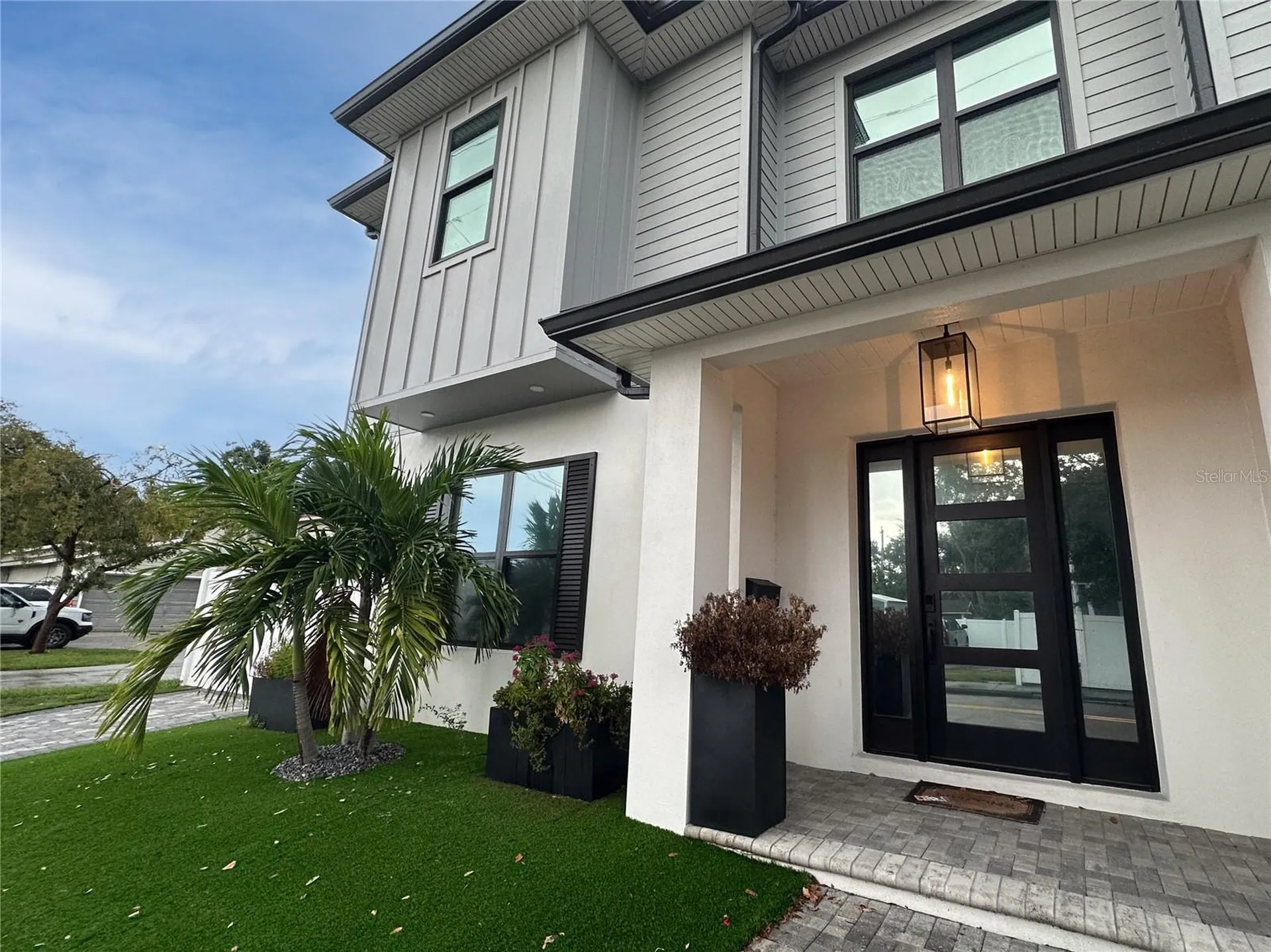 2351 W Mississippi Avenue Tampa FL 33629