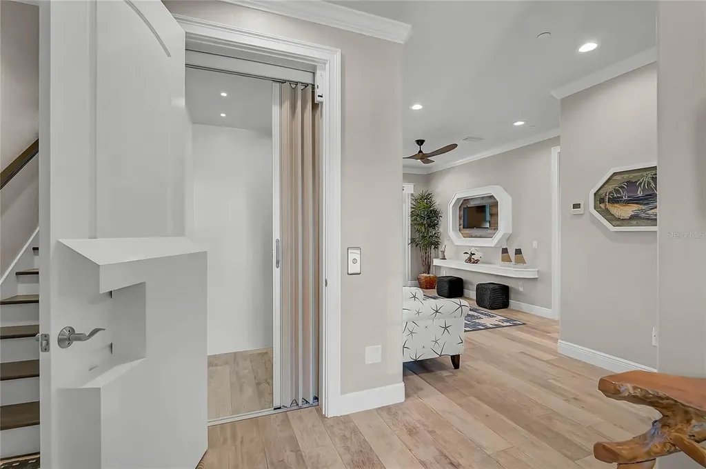 205 E Venice Avenue Venice FL 34285