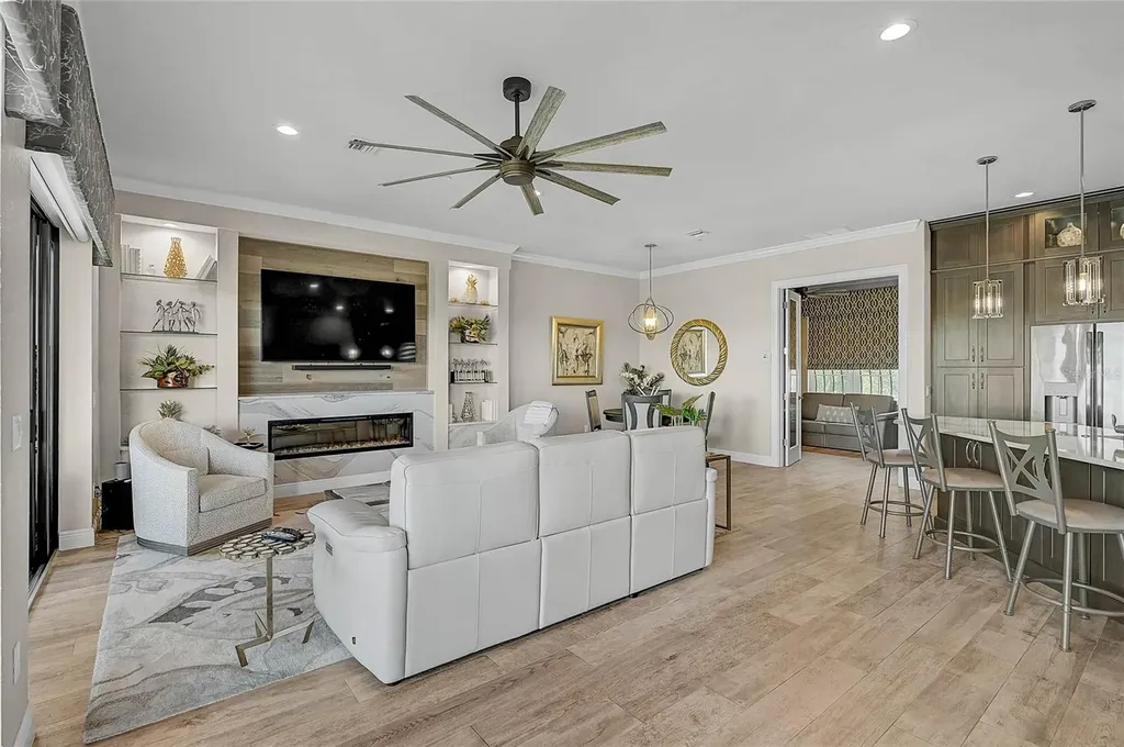 205 E Venice Avenue Venice FL 34285