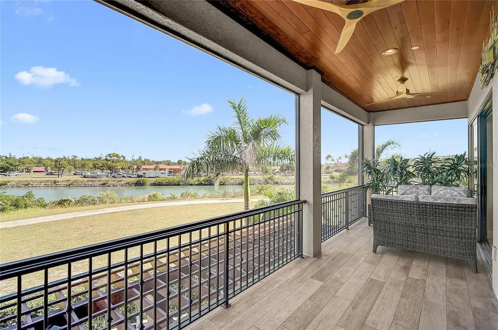 205 E Venice Avenue Venice FL 34285
