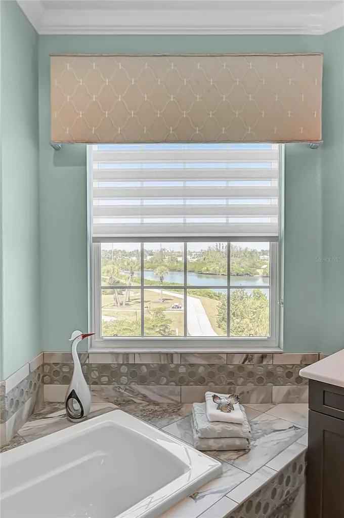 205 E Venice Avenue Venice FL 34285