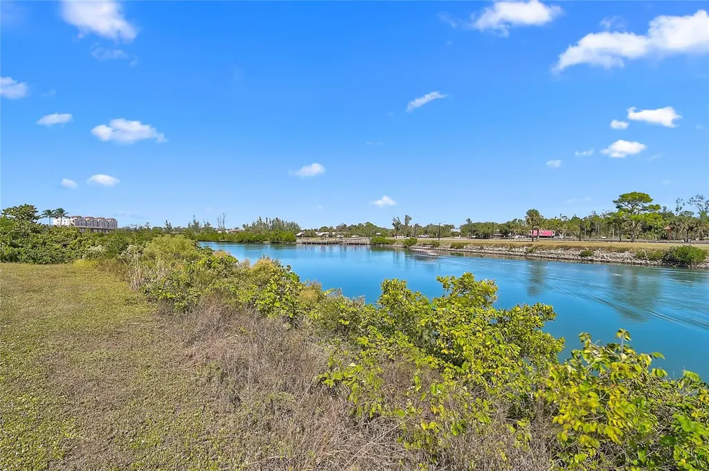 205 E Venice Avenue Venice FL 34285