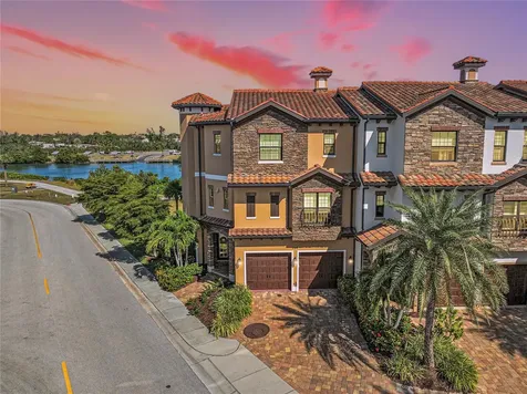 205 E Venice Avenue Venice FL 34285