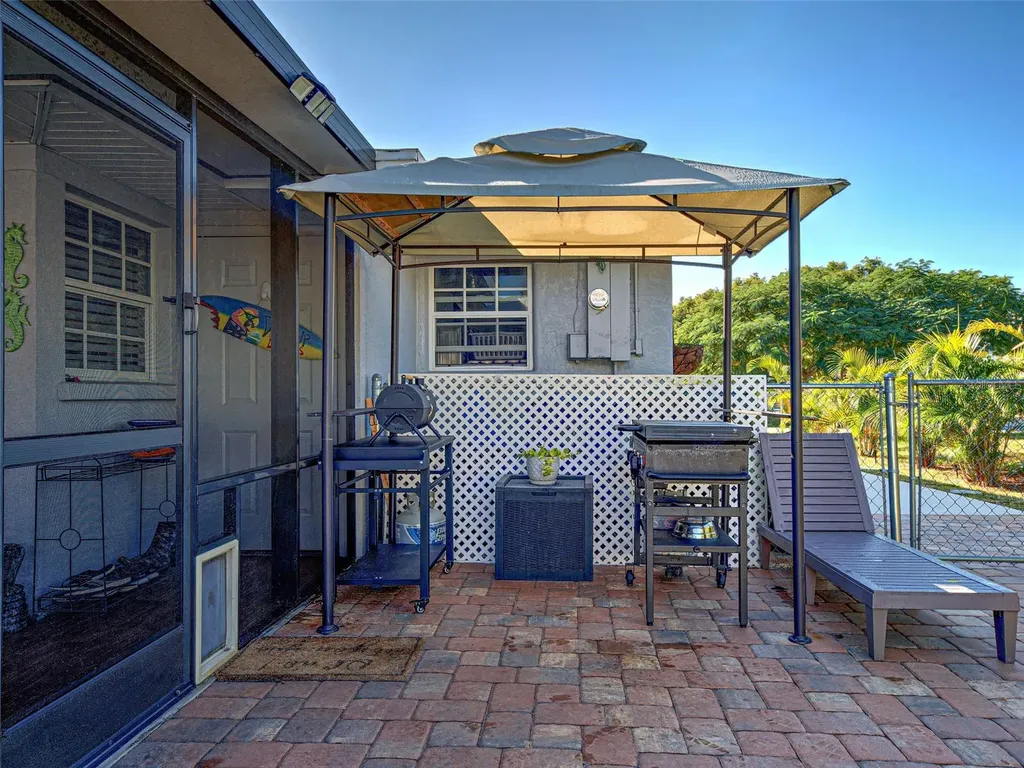 42 E Wentworth Street Englewood FL 34223