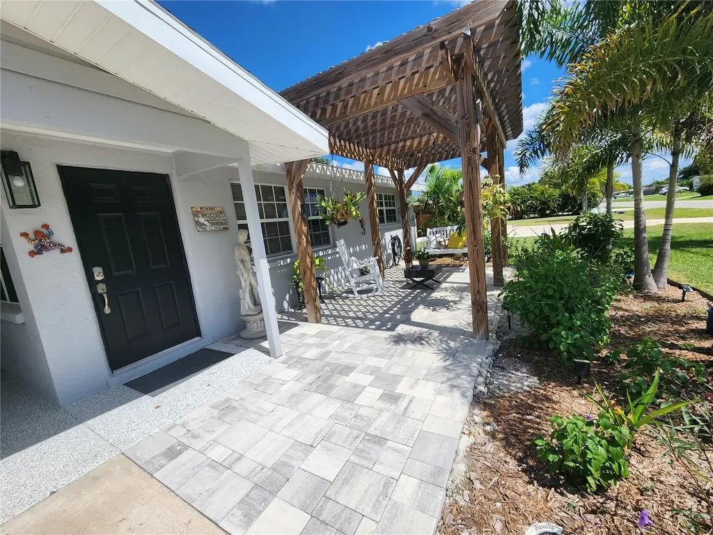 42 E Wentworth Street Englewood FL 34223