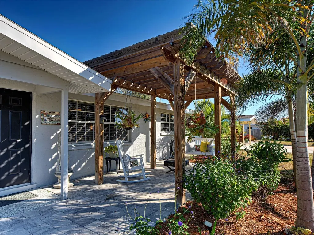 42 E Wentworth Street Englewood FL 34223