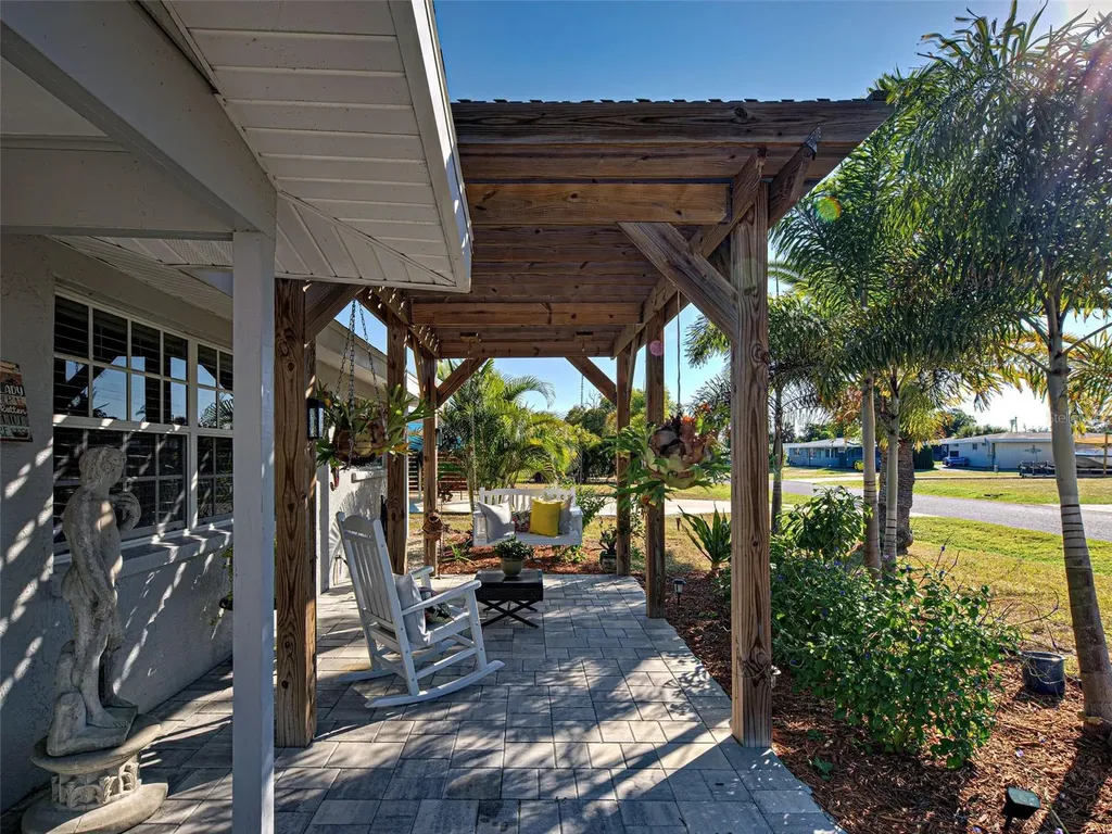 42 E Wentworth Street Englewood FL 34223