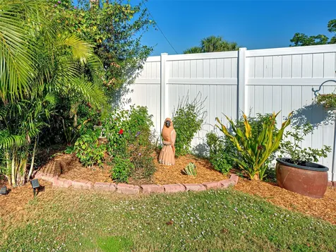 42 E Wentworth Street Englewood FL 34223