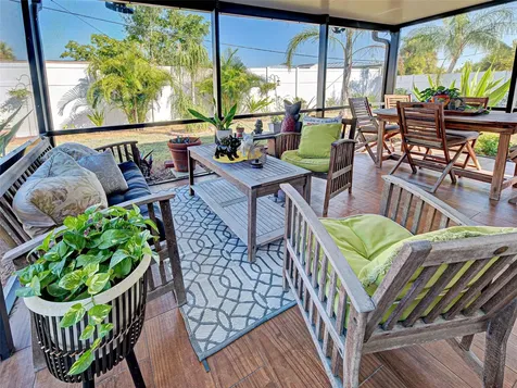 42 E Wentworth Street Englewood FL 34223