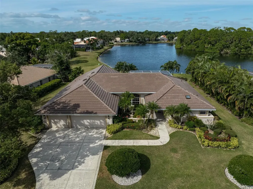 7570 Links Court Sarasota FL 34243