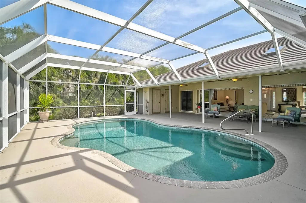 7570 Links Court Sarasota FL 34243