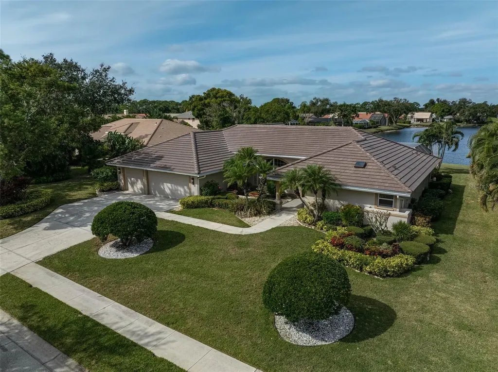 7570 Links Court Sarasota FL 34243