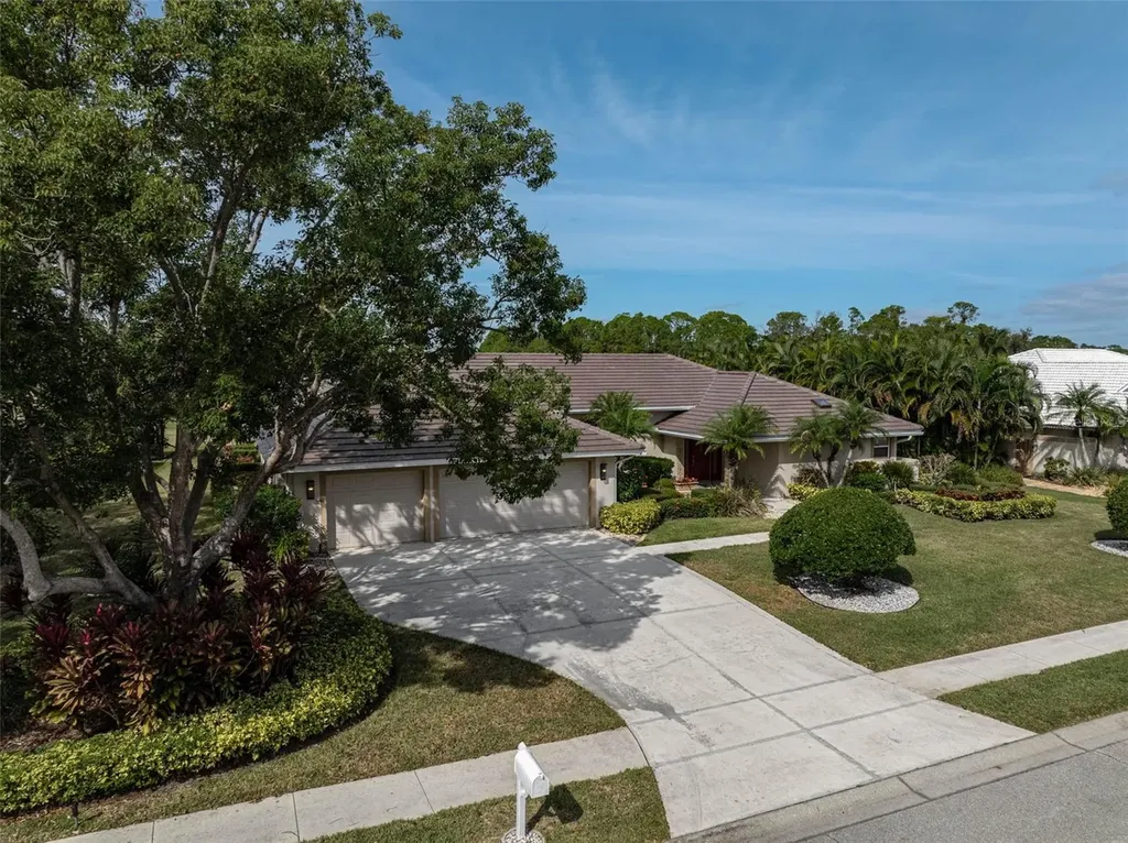 7570 Links Court Sarasota FL 34243
