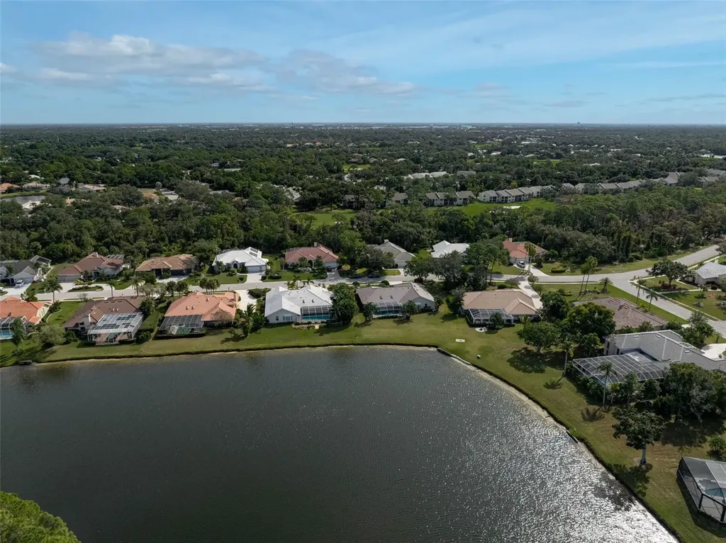 7570 Links Court Sarasota FL 34243
