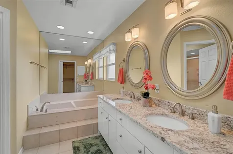 7570 Links Court Sarasota FL 34243
