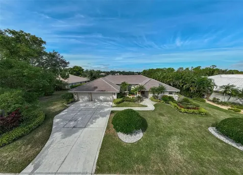 7570 Links Court Sarasota FL 34243