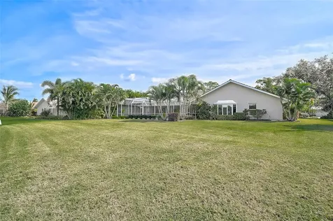 7570 Links Court Sarasota FL 34243