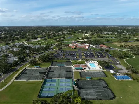 7570 Links Court Sarasota FL 34243