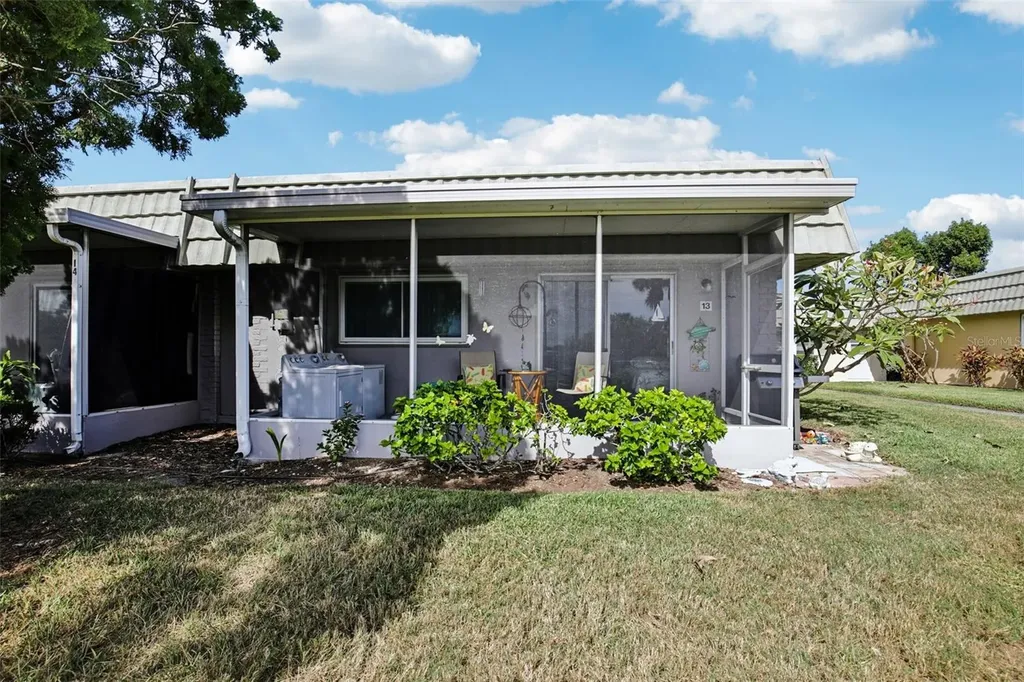201 Kings Boulevard Sun City Center FL 33573