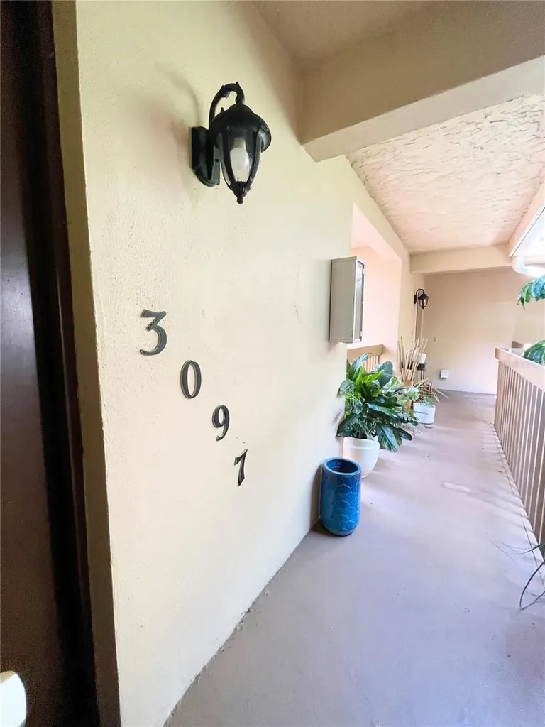 3097 Willow Green Sarasota FL 34235