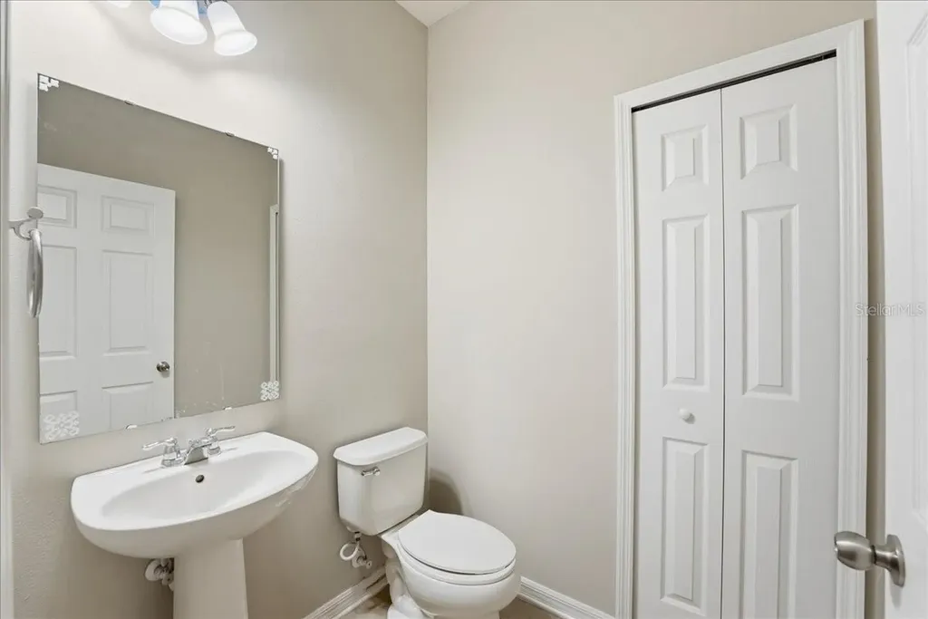 8068 Edgewood Forest Drive Orlando FL 32827