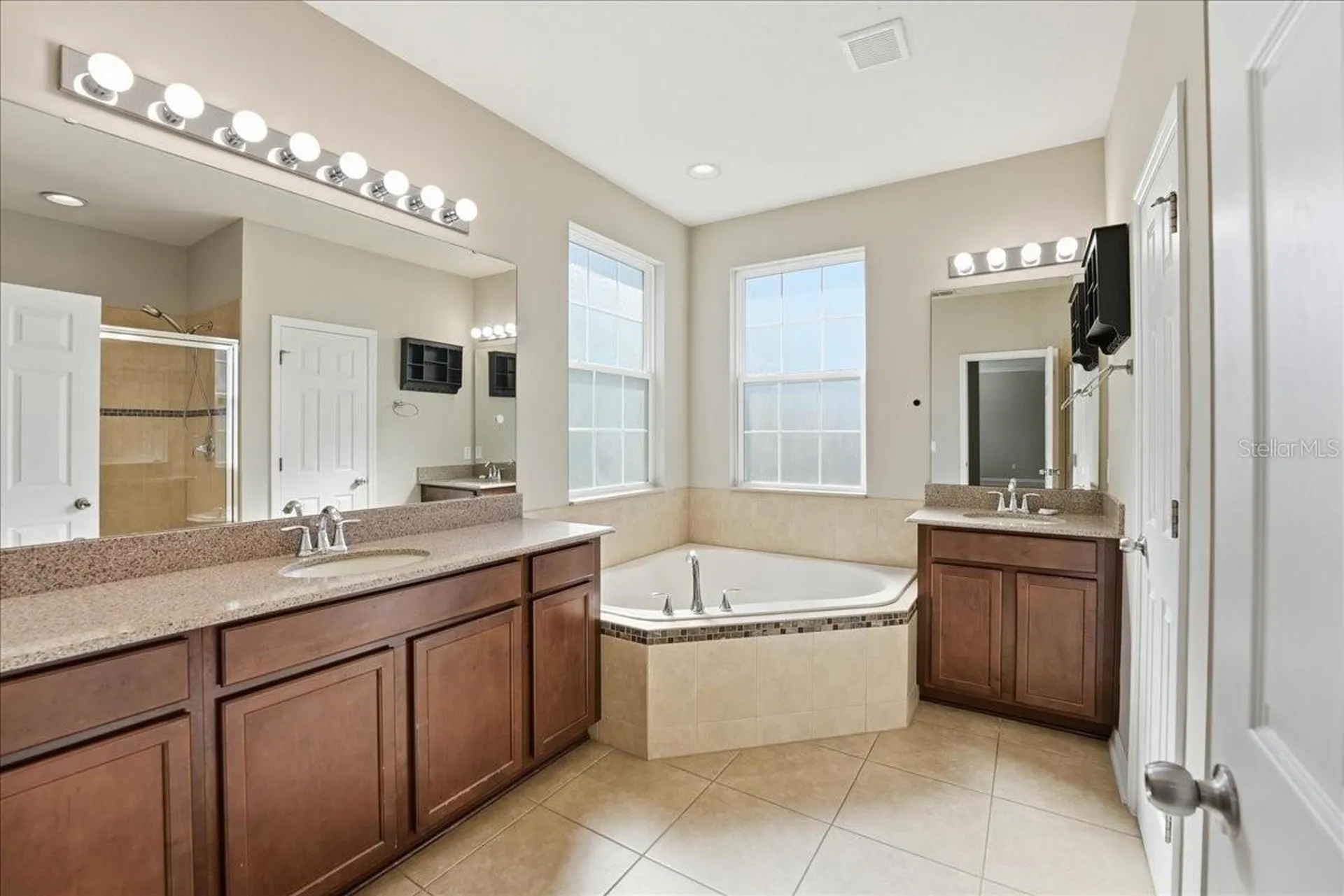 8068 Edgewood Forest Drive Orlando FL 32827