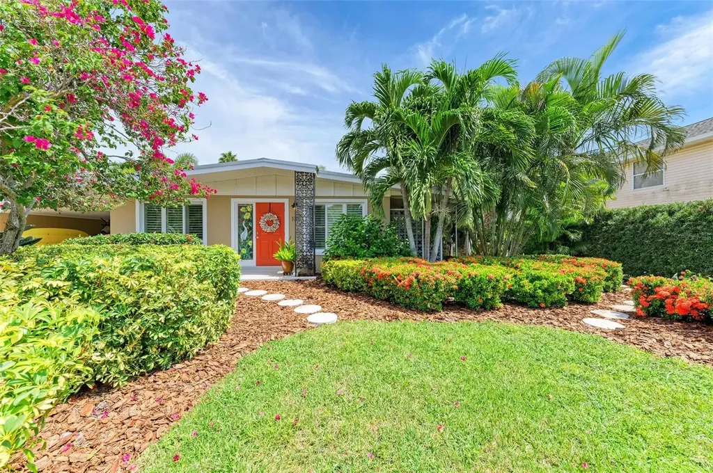 136 Crescent Drive Anna Maria FL 34216