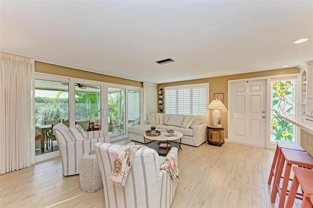 136 Crescent Drive Anna Maria FL 34216