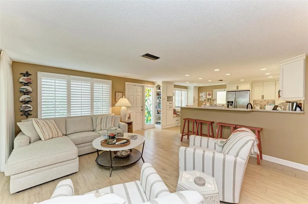 136 Crescent Drive Anna Maria FL 34216